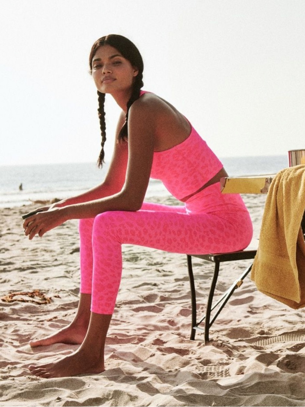 Beyond Yoga High Waist Midi Leggings in Electric Pink Leopard Print Size Small